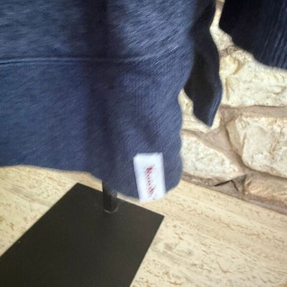 Moosejaw women’s pullover sweatshirt - Picture 6 of 10